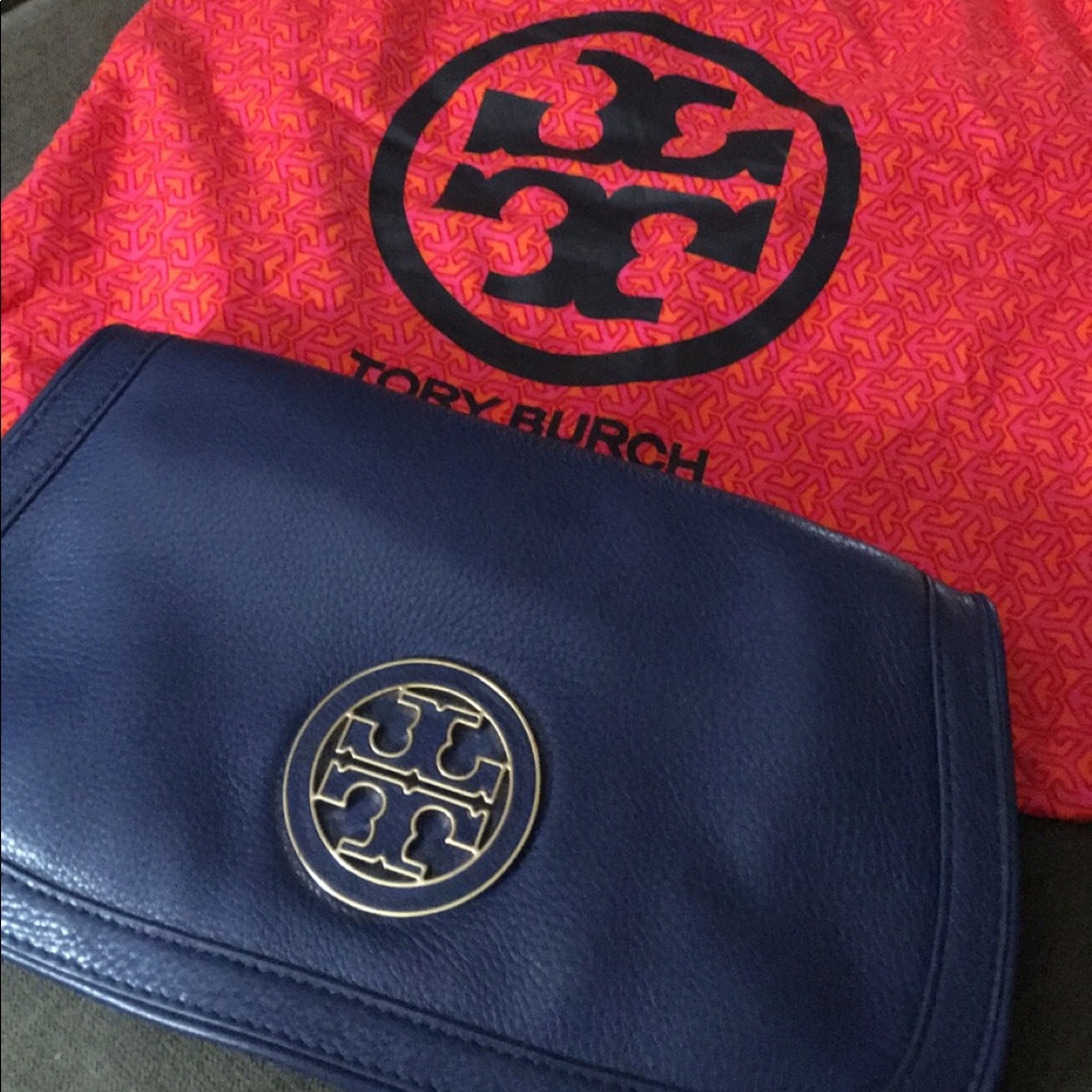 🚫SOLD🚫 Tory Burch Logo clutch / crossbody